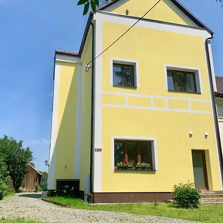 Apartmany 150 Uhersky Ostroh Exterior photo